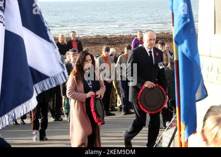 Troon, Ayrshire, Écosse, Royaume-Uni. 13 Nov 2022 Alamy Live News / Alister Fith Service de commémoration au Centotaph Tron auquel assistaient des représentants des forces armées. Groupes de jeunes et services d'urgence crédit: Alister Firth/Alamy Live News Banque D'Images