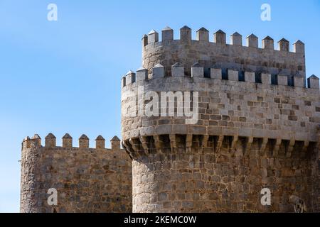 Les murs romains d'Avila une journée d'été ensoleillée. Espagne Banque D'Images