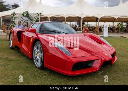 Ferrari Enzo ‘V12 SSF’ en exposition au salon automobile Concours d’Elégance qui s’est tenu au Palais de Blenheim. Banque D'Images