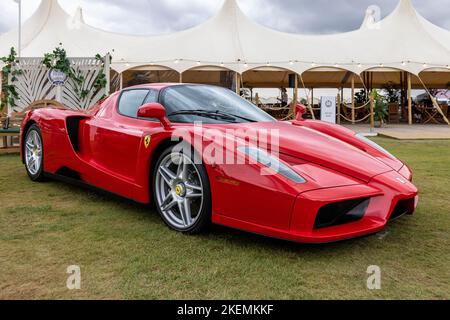 Ferrari Enzo ‘V12 SSF’ en exposition au salon automobile Concours d’Elégance qui s’est tenu au Palais de Blenheim. Banque D'Images