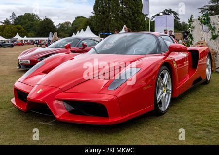 Ferrari Enzo ‘V12 SSF’ en exposition au salon automobile Concours d’Elégance qui s’est tenu au Palais de Blenheim. Banque D'Images