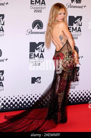 Rita ora assiste aux MTV Europe Music Awards 2022 qui se tiennent au PSD Bank Dome, à Düsseldorf. Date de la photo: Dimanche 13 novembre 2022. Banque D'Images