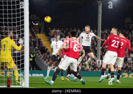 Londres, Royaume-Uni. 13th novembre 2022. Tim REAM de Fulham prend une photo au but lors du match de la Premier League entre Fulham et Manchester United à Craven Cottage, Londres, Angleterre, le 13 novembre 2022. Photo de Salvio Calabre. Utilisation éditoriale uniquement, licence requise pour une utilisation commerciale. Aucune utilisation dans les Paris, les jeux ou les publications d'un seul club/ligue/joueur. Crédit : UK Sports pics Ltd/Alay Live News Banque D'Images