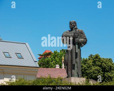 Statue de bronze du Prince Pribina. Pribina était le premier dirigeant slovaque connu à Nitra. Banque D'Images