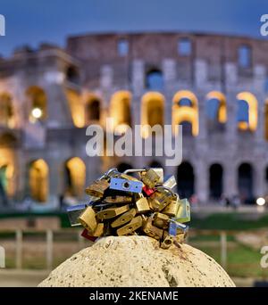 Rome Lazio Italie. J'adore les cadenas du Colisée Banque D'Images