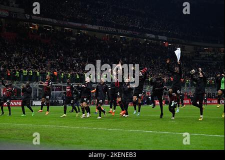 Milan, Italie. 13th novembre 2022. L'équipe du FC Milan célèbre après un but lors du match de football de la série italienne entre l'Inter FC Internazionale et le FC de Bologne le 16 octobre 2022 au stade Giuseppe Meazza San Siro Siro Siro de Milan, en Italie. Credit: Tiziano Ballabio/Alamy Live News Credit: Tiziano Ballabio/Alamy Live News Banque D'Images