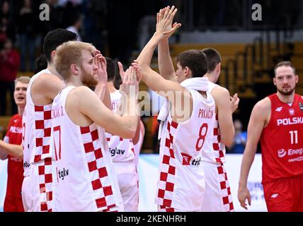 Zagreb, Croatie. 13th novembre 2022. ZAGREB, CROATIE - NOVEMBRE 13: Les joueurs de Croatie applaudissent les fans après le match de pré-qualification FIBA Eurobasket 2025 entre la Croatie et la Pologne au centre de basket-ball Drazen Petrovic sur 13 novembre 2022 à Zagreb, Croatie. Photo par Marko Lukunic/PIXSELL crédit: Pixsell Agence photo et vidéo/Alay Live News Banque D'Images