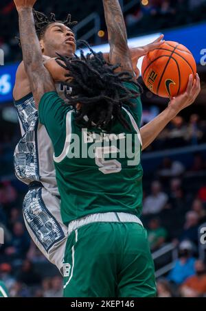 Action d'un match de basket universitaire américain Banque D'Images