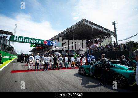 SP - Sao Paulo - 11/13/2022 - FORMULE 1 GP BRÉSIL 2022, GRAND PRIX - hymne national pendant le Grand Prix de Sao Paulo tenu au circuit Interlagos par le circuit mondial de Formule 1. Photo: Duda Bairros/AGIF/Sipa USA Banque D'Images