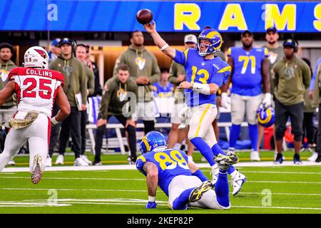 Inglewood, Californie. 13th novembre 2022. Los Angeles Rams Quarterback John Wolford #13 en action dans le troisième trimestre pendant le match de football de la NFL contre les Arizona Cardinals.obligatoire crédit photo: Louis Lopez/Cal Sport Media/Alay Live News Banque D'Images