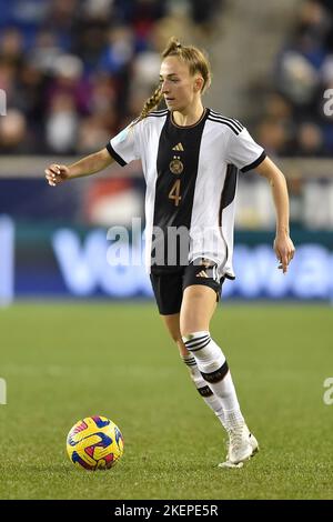 Harrison, New Jersey, États-Unis. 13th novembre 2022. Sophia KLEINHERNE (4), défenseuse de l'équipe nationale allemande des Womens, en action lors d'un match international amical à la Red Bull Arena de Harrison, New Jersey (Credit image: © Brooks Von Arx/ZUMA Press Wire) Credit: ZUMA Press, Inc./Alay Live News Banque D'Images