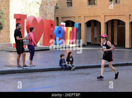 Beyrouth, Liban. 13th novembre 2022. Un pariant participe au Marathon international de Beyrouth, à Beyrouth, au Liban, le 13 novembre 2022. Credit: Liu Zongya/Xinhua/Alay Live News Banque D'Images