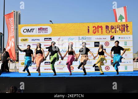 Beyrouth, Liban. 13th novembre 2022. Des artistes se produisent pendant le Marathon international de Beyrouth, à Beyrouth, Liban, le 13 novembre 2022. Credit: Liu Zongya/Xinhua/Alay Live News Banque D'Images