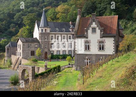 BROHL, ALLEMAGNE - 27 SEPTEMBRE 2021 : château de Brohleck près d'Andernach pendant la saison d'automne sur 27 septembre 2021 en Rhénanie-Palatinat, Allemagne Banque D'Images