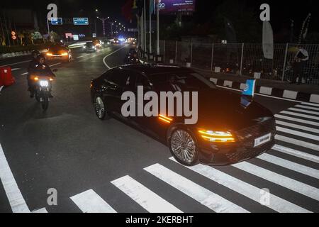 Badung, Bali, Indonésie. 13th novembre 2022. Une voiture transportant la délégation de la Commission européenne passe par la rue Nusa Dua. L'Indonésie a tenu le groupe de 17th de vingt ''G20'' Sommet des chefs d'Etat et de gouvernement, qui s'est tenu à Nusa Dua, Bali, sur 15 novembre'''"16, 2022. (Credit image: © Dicky Bisinglasi/ZUMA Press Wire) Banque D'Images