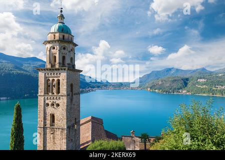 Grand lac suisse. Lac de Lugano depuis Morcote dans une belle journée ensoleillée Banque D'Images