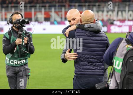 Milan, Italie. 13th novembre 2022. Italie, Milan, nov 13 2022: Stefano Pioli (responsable de l'ac Milan) et Vincenzo Italiano (responsable de Fiorentina) pendant le match de football AC MILAN vs FIORENTINA, série A Tim 2022-2023 day15 San Siro Stadium (Credit image: © Fabrizio Andrea Bertani/Pacific Press via ZUMA Press Wire) Banque D'Images