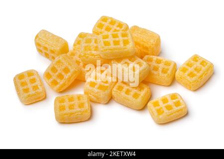 Tas de bonbons à gaufres au beurre jaune hollandais isolés sur fond blanc Banque D'Images