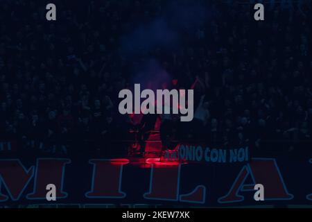 Milan, Italie. 13th novembre 2022. AC Milan Supporters pendant la Serie Un match de football 2022/23 entre AC Milan et ACF Fiorentina au stade Giuseppe Meazza, Milan, Italie sur 13 novembre 2022 Credit: Independent photo Agency/Alay Live News Banque D'Images