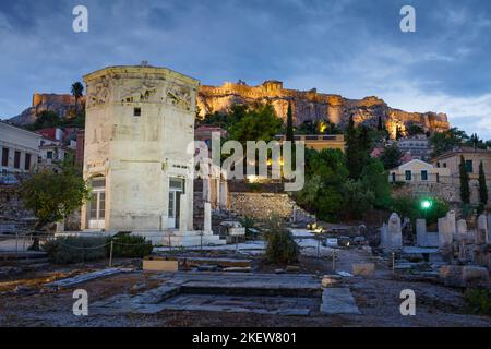 Vestiges d'agora romaine, Tour des vents et Acropole dans la vieille ville d'Athènes, Grèce. Banque D'Images