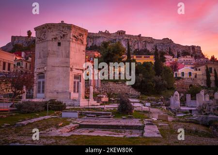 Vestiges d'agora romaine, Tour des vents et Acropole dans la vieille ville d'Athènes, Grèce. Banque D'Images