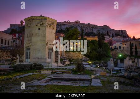 Vestiges d'agora romaine, Tour des vents et Acropole dans la vieille ville d'Athènes, Grèce. Banque D'Images