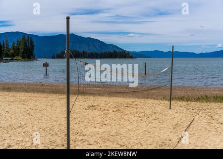 Lake Pend oreille près de Hope, Idaho est un Trésor de l'État de Gem qui attire les familles locales et les visiteurs éloignés à une expérience extraordinaire de plein air. Banque D'Images