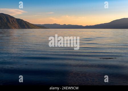 Lake Pend oreille près de Hope, Idaho est un Trésor de l'État de Gem qui attire les familles locales et les visiteurs éloignés à une expérience extraordinaire de plein air. Banque D'Images