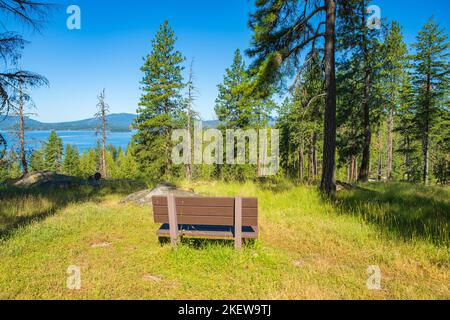 Lake Pend oreille près de Hope, Idaho est un Trésor de l'État de Gem qui attire les familles locales et les visiteurs éloignés à une expérience extraordinaire de plein air. Banque D'Images