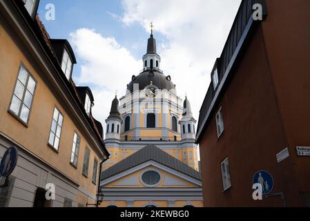 Katarina Församling svenska kyrkan, Södermalm, Sverige. Katarina Kyrka / Eglise de Catherine, Suède. Église suédoise de style baroque, jaune et blanc. Banque D'Images