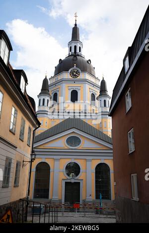 Katarina Församling svenska kyrkan, Södermalm, Sverige. Katarina Kyrka / Eglise de Catherine, Suède. Église suédoise de style baroque, jaune et blanc. Banque D'Images