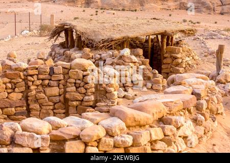 Les ruines d'Al Beidha d'une colonie préhistorique au Moyen-Orient, situé près de la petite Petra Siq al-Barid, en Jordanie Banque D'Images