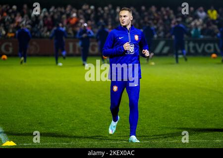 ZEIST, PAYS-BAS - NOVEMBRE 14 : Teun Koopmeiners des pays-Bas lors d'une session d'entraînement de l'équipe de football des pays-Bas pour hommes avant la coupe du monde de la FIFA Qatar 2022 au campus de la KNVB sur 14 novembre 2022 à Zeist, pays-Bas (photo de René Nijhuis/Orange Pictures) Banque D'Images