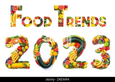 Nouvelle année 2023 tendances alimentaires. Nouvel an 2023 fait de légumes, fruits et poissons sur fond blanc. Nouvel an 2023 alimentation saine. 2023 résolutions, healt Banque D'Images