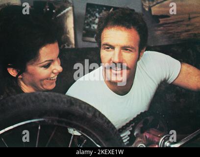 Marsha Mason, James Caan, sur le tournage du film, 'Cendrillon Liberty', 20th Century-Fox, 1973 Banque D'Images