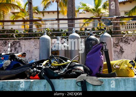 07.04.2022 Punta Cana République dominicaine gros plan de plongée sous-marine sur une plage tropicale. En arrière-plan la mer des Caraïbes. Ravitaillement en plongée Banque D'Images