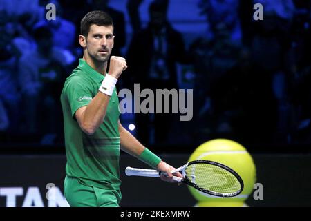 Turin, Italie. 14th novembre 2022. Novak Djokovic de Serbie réagit lors d'un match de groupe des finales ATP contre Stefanos Tsitsipas de Grèce à Turin, Italie, 14 novembre 2022. Credit: STR/Xinhua/Alay Live News Banque D'Images