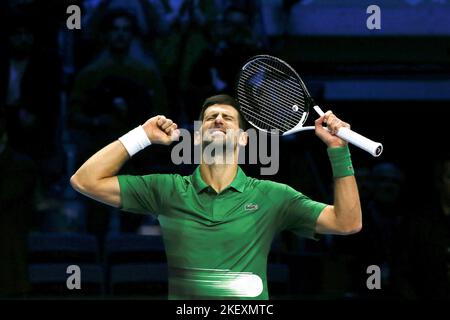 Turin, Italie. 14th novembre 2022. Novak Djokovic de Serbie célèbre la victoire après un match de groupe des finales ATP contre Stefanos Tsitsipas de Grèce à Turin, Italie, 14 novembre 2022. Credit: STR/Xinhua/Alay Live News Banque D'Images