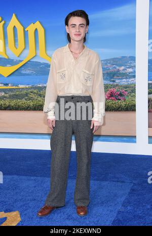 Los Angeles, Californie sur 14 novembre 2022. Jaeden Martel arrive à la première américaine de “Glass Onion: A Knives Out Mystery” tenue au Musée de l'Académie à Los Angeles, CA sur 14 novembre 2022. © OConnor / AFF-USA.com Banque D'Images