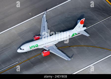 Viva Aerobus Airbus A320neo. Compagnie aérienne Viva Aerobus du Mexique avec A320 avions. Avion enregistré comme XA-vie de VivaAerobus. Banque D'Images