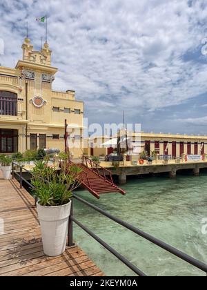 PALERME, SICILE, ITALIE - 21 MAI 2018 : le restaurant Charleston de la station de Mondello Banque D'Images