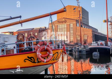 Den Helder, pays-Bas. Novembre 2022. Navires historiques à l'ancien chantier naval de Den helder. Photo de haute qualité Banque D'Images