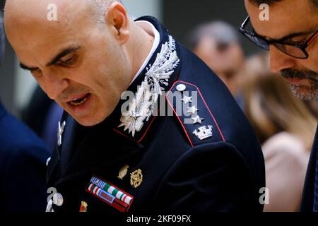 Bruxelles, Belgique. 15th novembre 2022. Un responsable de l'armée italienne lors d'une réunion des ministres de la défense de l'UE au Conseil européen de Bruxelles, Belgique, le 15 novembre 2022. Crédit: ALEXANDROS MICHAILIDIS/Alamy Live News Banque D'Images