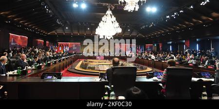 Bali, Indonésie. 15th octobre 2022. Le groupe de G20 dirigeants de pays assiste à la première session de travail du Sommet sur le 15 novembre 2022 de G20 à Bali, en Indonésie. Photo par Indian PM Press Office/UPI crédit: UPI/Alay Live News Banque D'Images