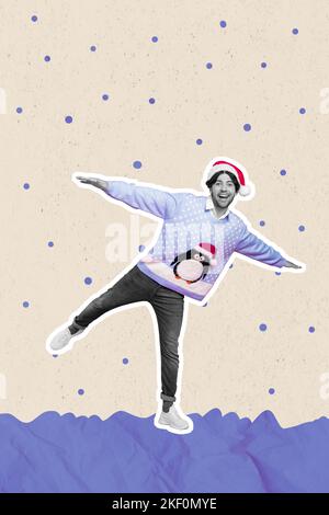 Image de collage vertical de positif gai Guy noir blanc couleurs stand une jambe bras ailes tombant neige isolée sur fond créatif Banque D'Images