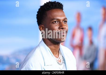 Los Angeles, États-Unis. 14th novembre 2022. LOS ANGELES, CALIFORNIE, États-Unis - NOVEMBRE 14 : l'acteur et chanteur américain Leslie Odom Jr. Arrive à la première à Los Angeles de Netflix 'Glass Onion: A Knives Out Mystery' tenue au musée Academy de Motion Pictures sur 14 novembre 2022 à Los Angeles, Californie, États-Unis. (Photo de Xavier Collin/image Press Agency) Credit: Image Press Agency/Alay Live News Banque D'Images