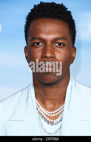 Los Angeles, États-Unis. 14th novembre 2022. LOS ANGELES, CALIFORNIE, États-Unis - NOVEMBRE 14 : l'acteur et chanteur américain Leslie Odom Jr. Arrive à la première à Los Angeles de Netflix 'Glass Onion: A Knives Out Mystery' tenue au musée Academy de Motion Pictures sur 14 novembre 2022 à Los Angeles, Californie, États-Unis. (Photo de Xavier Collin/image Press Agency) Credit: Image Press Agency/Alay Live News Banque D'Images