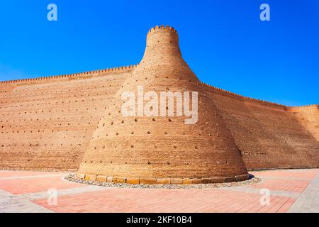 L'Arche de Boukhara murs. La Citadelle d'Ark est une ancienne forteresse massive située dans la ville de Boukhara, en Ouzbékistan. Banque D'Images