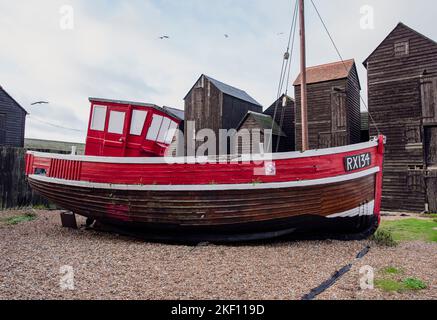 Hastings, East Sussex, Royaume-Uni, 11 novembre 2022. Sentier historique vieux bâtiments de pêche Banque D'Images