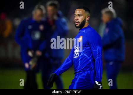 ZEIST, PAYS-BAS - NOVEMBRE 14 : Memphis Depay, pays-Bas, lors d'une session d'entraînement de l'équipe de football des pays-Bas, avant la coupe du monde de la FIFA, Qatar 2022 au campus de la KNVB sur 14 novembre 2022, à Zeist, pays-Bas (photo de René Nijhuis/Orange Pictures) Banque D'Images